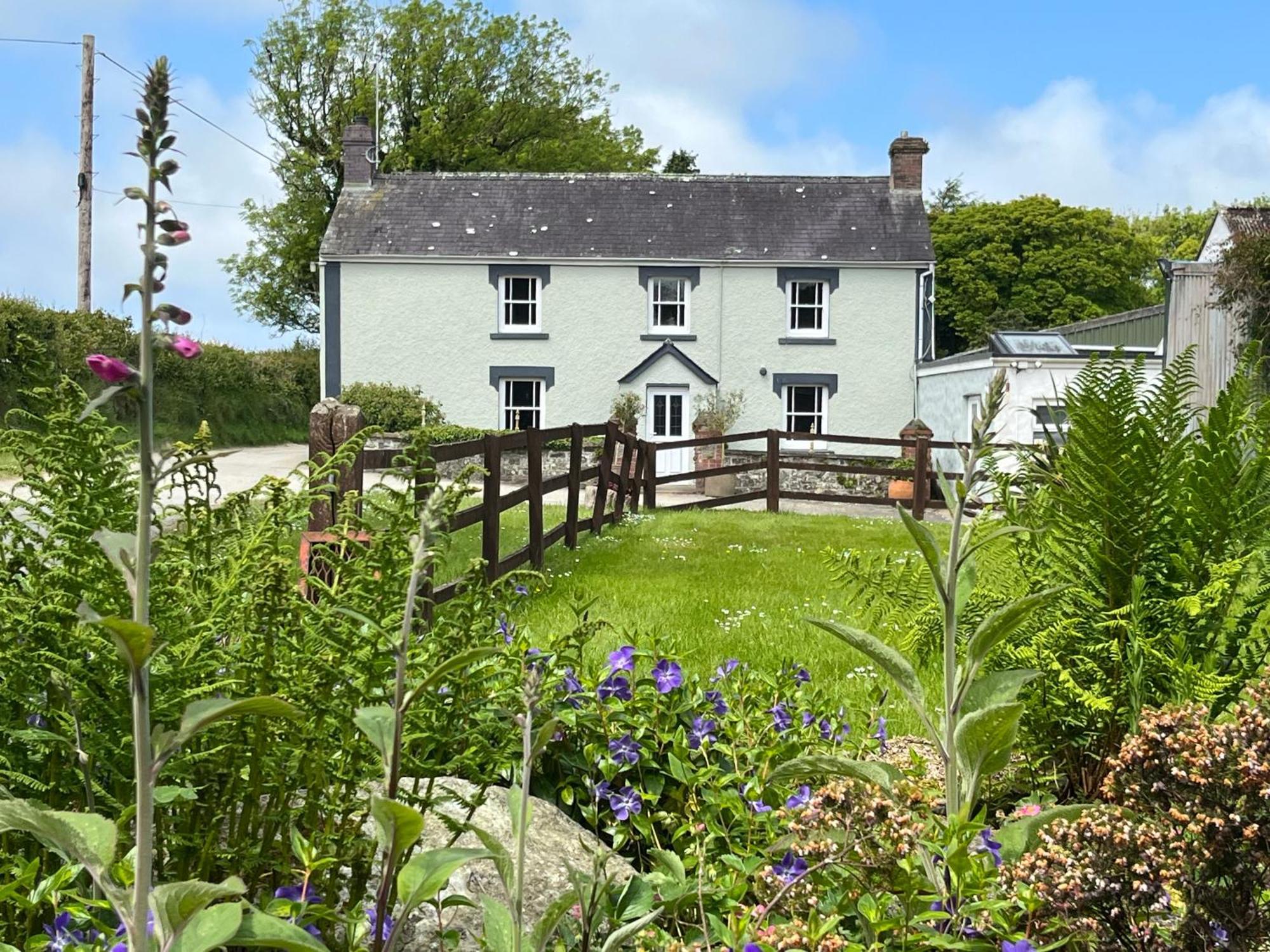The Farmhouse Newport  Esterno foto