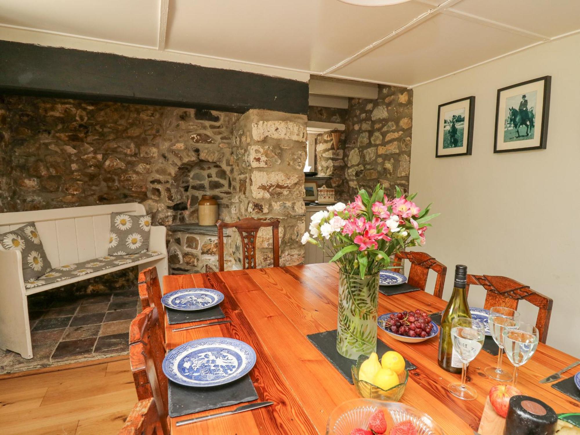 The Farmhouse Newport  Esterno foto