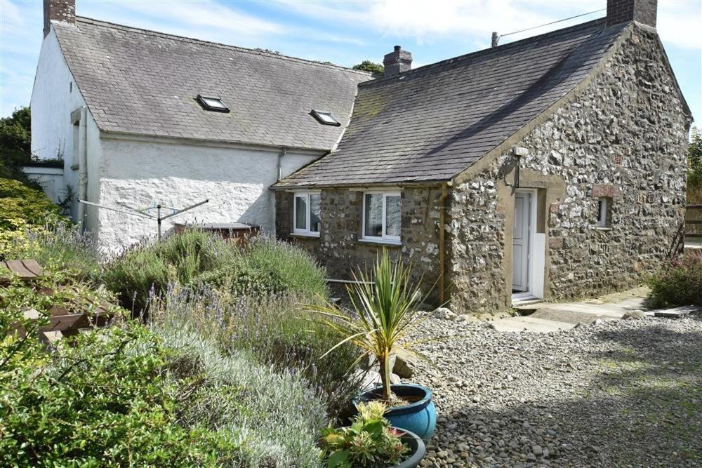 The Farmhouse Newport  Esterno foto